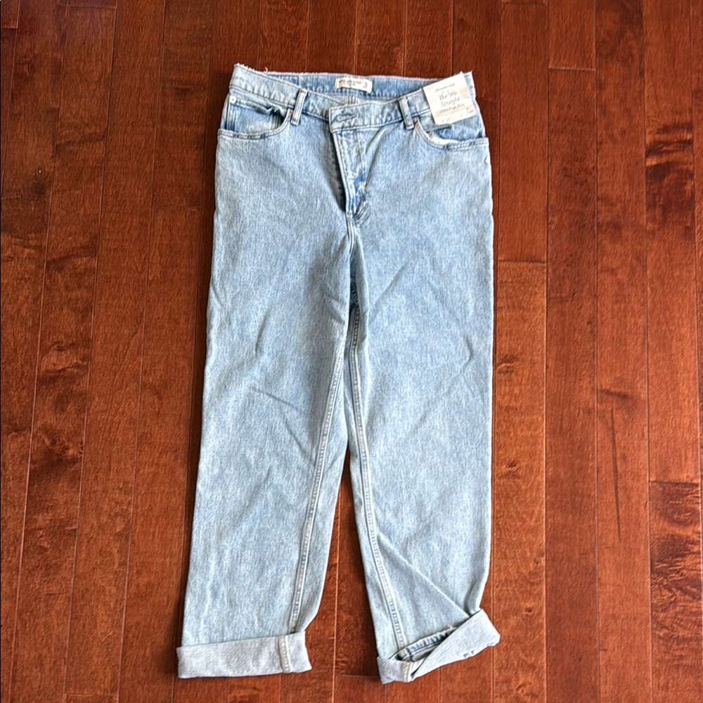 Blue Straight-Leg Jeans with Rolled Cuffs